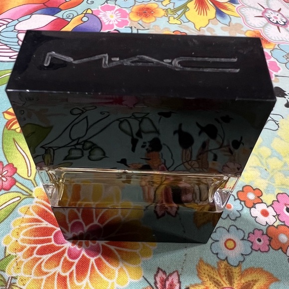 MAC Creations MV3 Perfume Bottle 20ml. 0.68oz - Picture 2 of 9